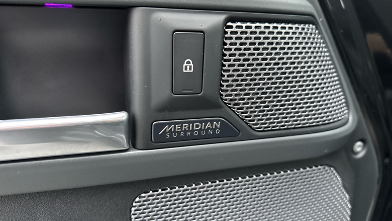 Land Rover Defender 3.0 P400 X 90 3dr Auto Petrol Estate